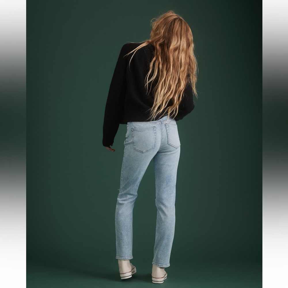American Eagle Like New AE77 Premium Skinny Jeans Size 6 Reg. in Light Destroy - Picture 2 of 15